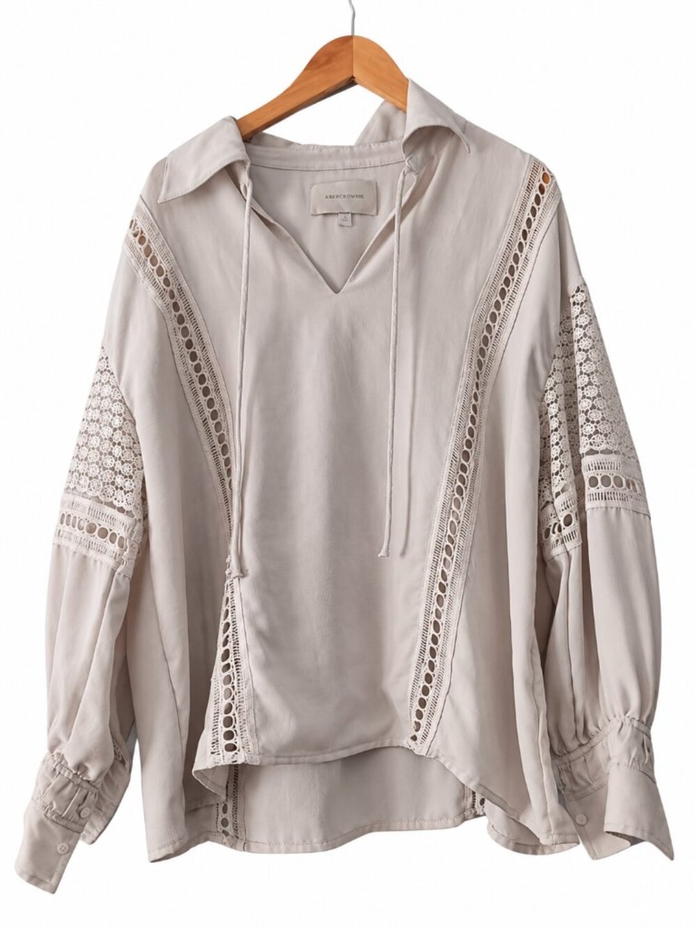 Brochu Walker Kaia Ivory Eyelet Lace Tie Neck Boho Long Sleeve Blouse M